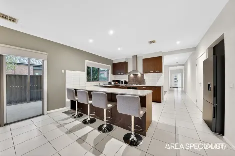 Property photo of 39 Brockwell Crescent Manor Lakes VIC 3024