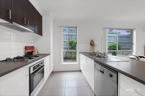 Property photo of 8 Alapont Close Pakenham VIC 3810