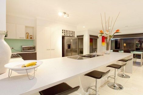 1 Leichhardt Ct, Sandhurst, VIC 3977