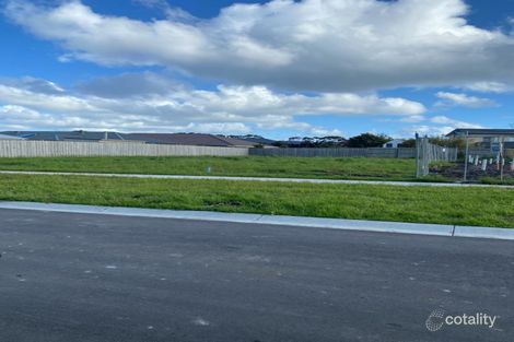 Property photo of 25 Headland Way Inverloch VIC 3996