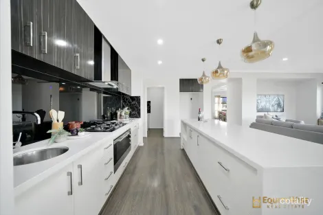 Property photo of 30 Praline Street Manor Lakes VIC 3024