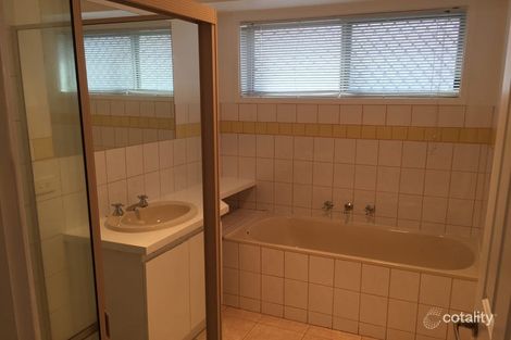 Property photo of 2/13 Mulwala Gardens St Albans VIC 3021