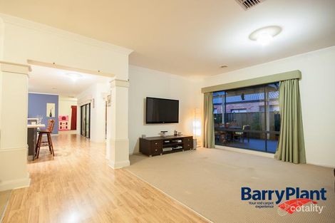 Property photo of 21 Riviera Drive Berwick VIC 3806