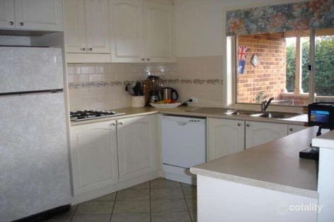 Property photo of 3 Copperfield Place Jerrabomberra NSW 2619