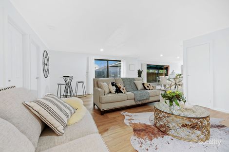 Property photo of 42 Shetland Street Endeavour Hills VIC 3802
