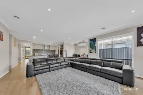 Property photo of 5 Cudgerie Close Craigieburn VIC 3064