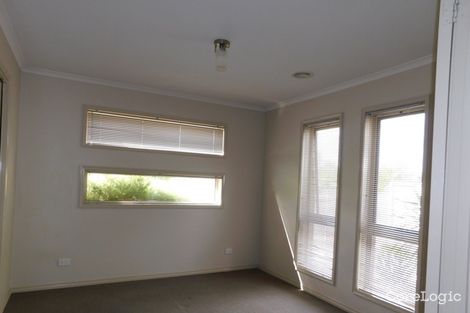 Property photo of 82 Yarralumla Drive Wodonga VIC 3690