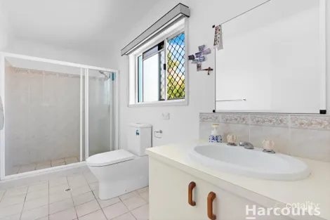 Property photo of 12 Golden Court Kawungan QLD 4655
