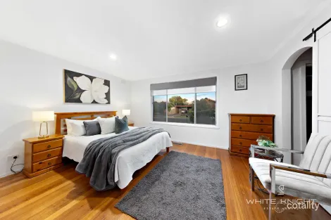 Property photo of 1 Bundeena Avenue Kealba VIC 3021