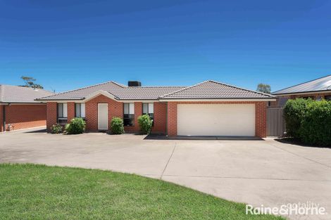Property photo of 2/50 Paldi Crescent Glenfield Park NSW 2650