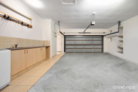Property photo of 10 Fairbairn Court Oxenford QLD 4210