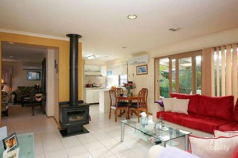 Property photo of 32 Banbury Crescent Craigieburn VIC 3064