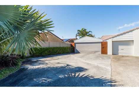 1/6 Orkney Pl, Labrador, QLD 4215