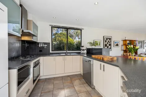 Property photo of 27 Kellermann Close Holt ACT 2615