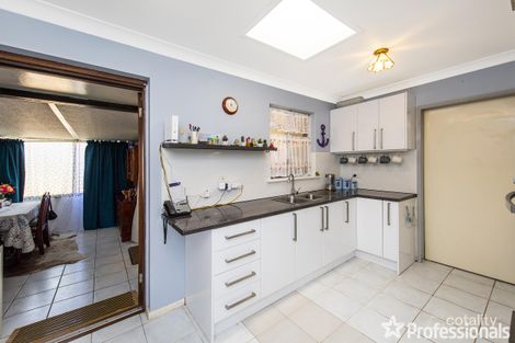 Property photo of 3 Pavo Close Rockingham WA 6168