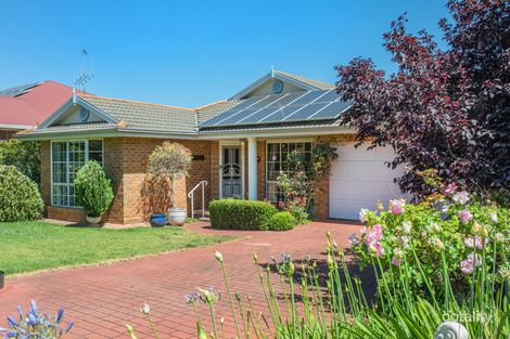 Property photo of 14 Grevillea Close Cowra NSW 2794