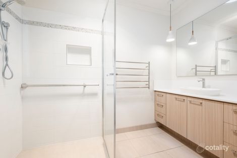 30/10 Skylark Bvd, Clyde North, VIC 3978