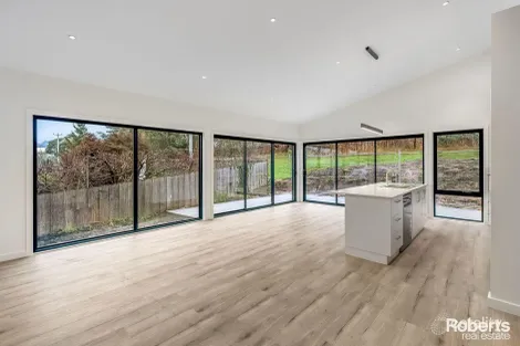 Property photo of 8 Roebuck Street Warrane TAS 7018