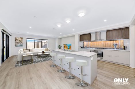 Property photo of 33 Tamarind Road Cranbourne North VIC 3977