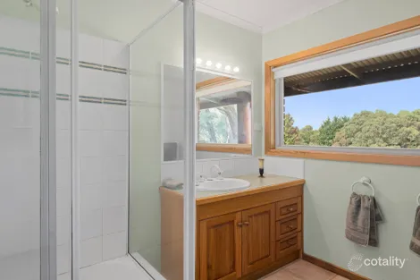 Property photo of 2 Bromfield Drive Tolmie VIC 3723