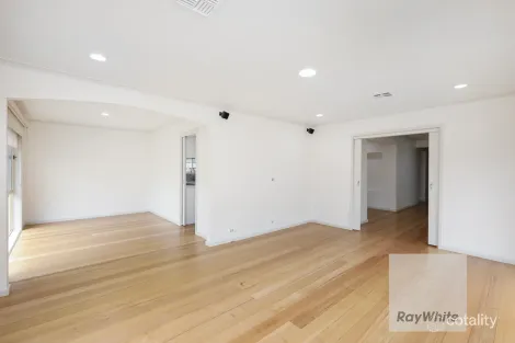 Property photo of 8 Castleton Court Gladstone Park VIC 3043