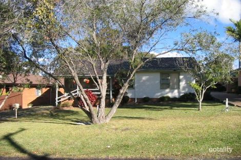 10 Manuka Pde, Gorokan, NSW 2263