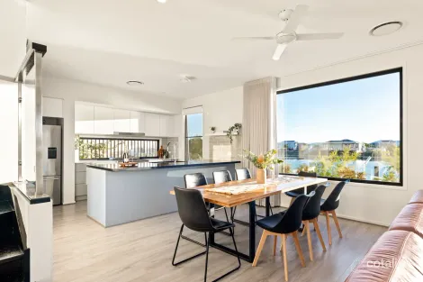 Property photo of 109 Aqua Street Newport QLD 4020