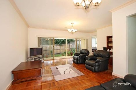 Property photo of 2/13 Ian Grove Mount Waverley VIC 3149
