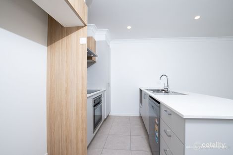 Property photo of 41 Huon Place Hillcrest QLD 4118