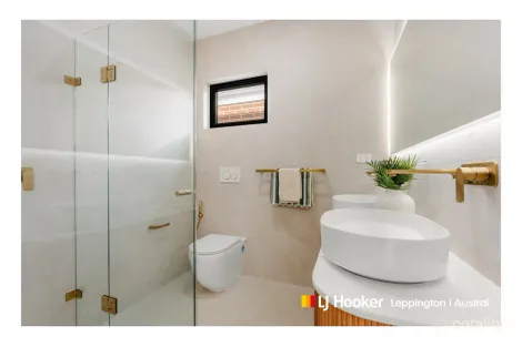 Property photo of 109 Biscay Circuit Menangle Park NSW 2563