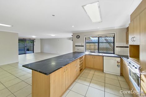 Property photo of 15 Grevillea Place Forest Lake QLD 4078