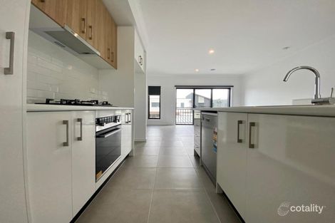 Property photo of 10A Timbarra Drive Werribee VIC 3030