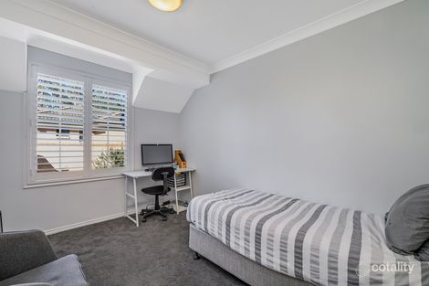 Property photo of 2/215 Brisbane Water Drive Point Clare NSW 2250