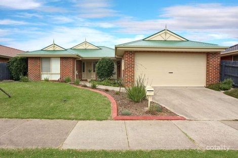 43 Clifford Dr, Pakenham, VIC 3810