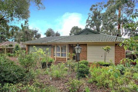 10 Kitchener Pde, Cockatoo, VIC 3781