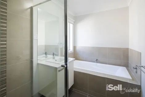 Property photo of 38 Aspect Drive Keysborough VIC 3173