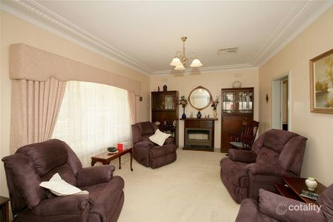 Property photo of 3 Waranga Avenue Mount Austin NSW 2650