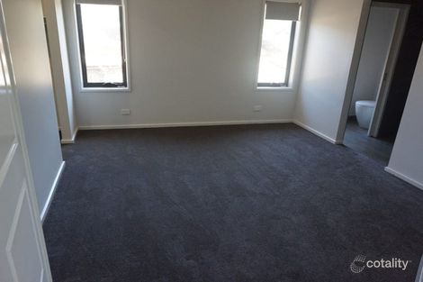 Property photo of 1 Orton Crescent Maddingley VIC 3340