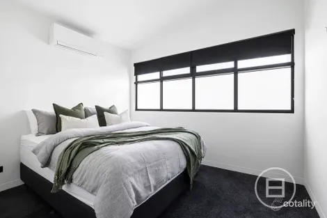 Property photo of 27 Houston Avenue Strathmore VIC 3041