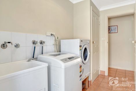 Property photo of 6 Hakea Place Tuncurry NSW 2428