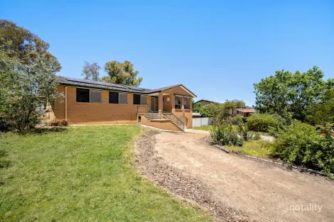 Property photo of 1 Guthridge Crescent Wanniassa ACT 2903