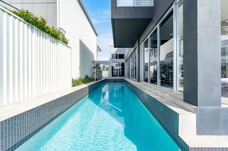 68 North Quay Cct, Hope Island, QLD 4212