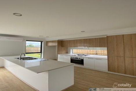 Property photo of 33 Gershwin Crescent Point Cook VIC 3030