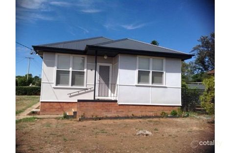 Property photo of 51 Robert Street South Tamworth NSW 2340