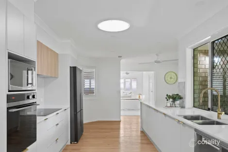 Property photo of 3 Byng Road Birkdale QLD 4159