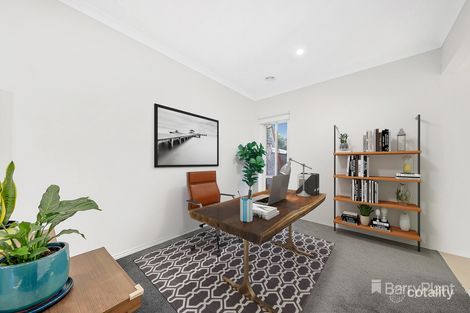 Property photo of 2 Flame Crescent South Morang VIC 3752