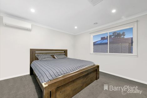 Property photo of 2 Flame Crescent South Morang VIC 3752