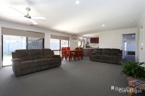 Property photo of 4 Scarlet Crescent Pakenham VIC 3810