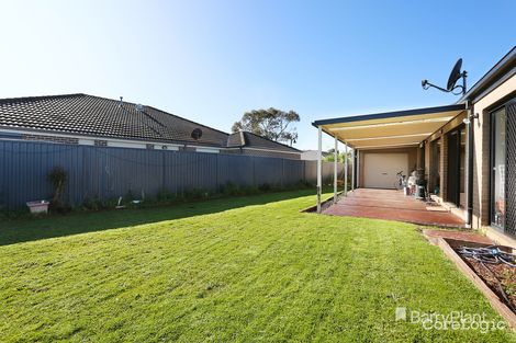 Property photo of 4 Scarlet Crescent Pakenham VIC 3810