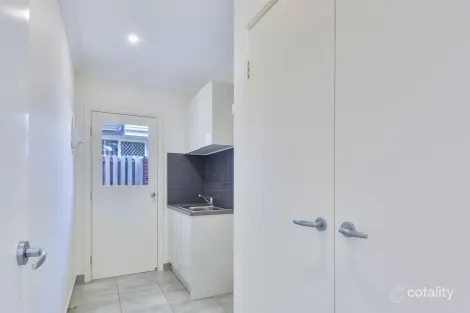 Property photo of 13 Azure Way Hope Island QLD 4212